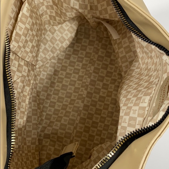 London Fog pale taupe Leanna hobo bag - Picture 11 of 15